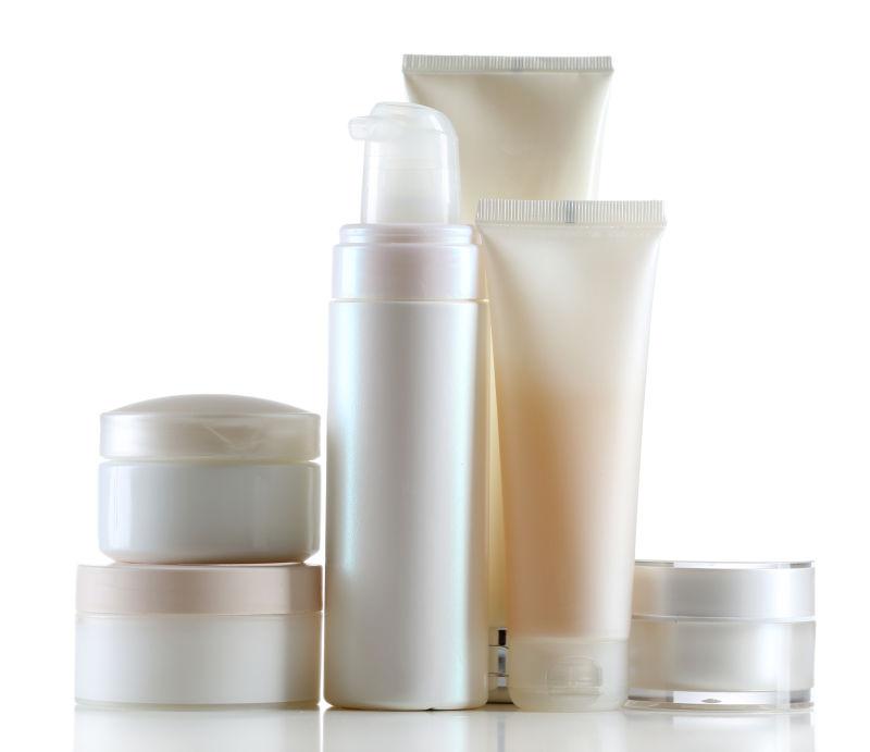 基础化妆品套装图片素材 创意CG设计与实用电器元素融合