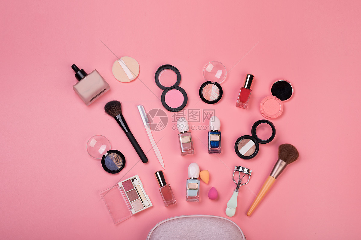 精致生活从细节开始 化妆包里的美容与家用电器融合之美